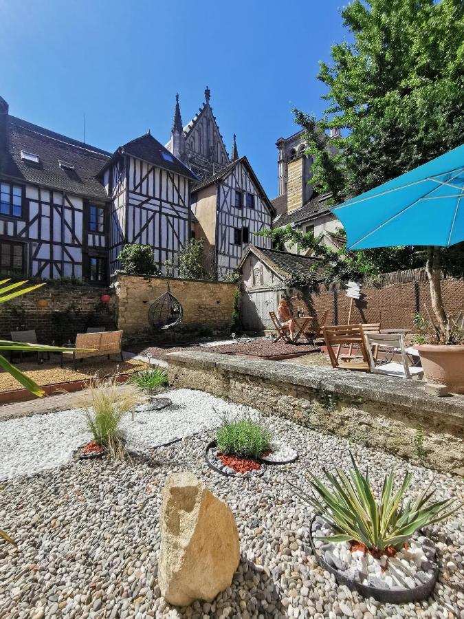 Le Papillon De La Cathedrale - Calme - Jardin - Wifi Apartment Troyes Bagian luar foto