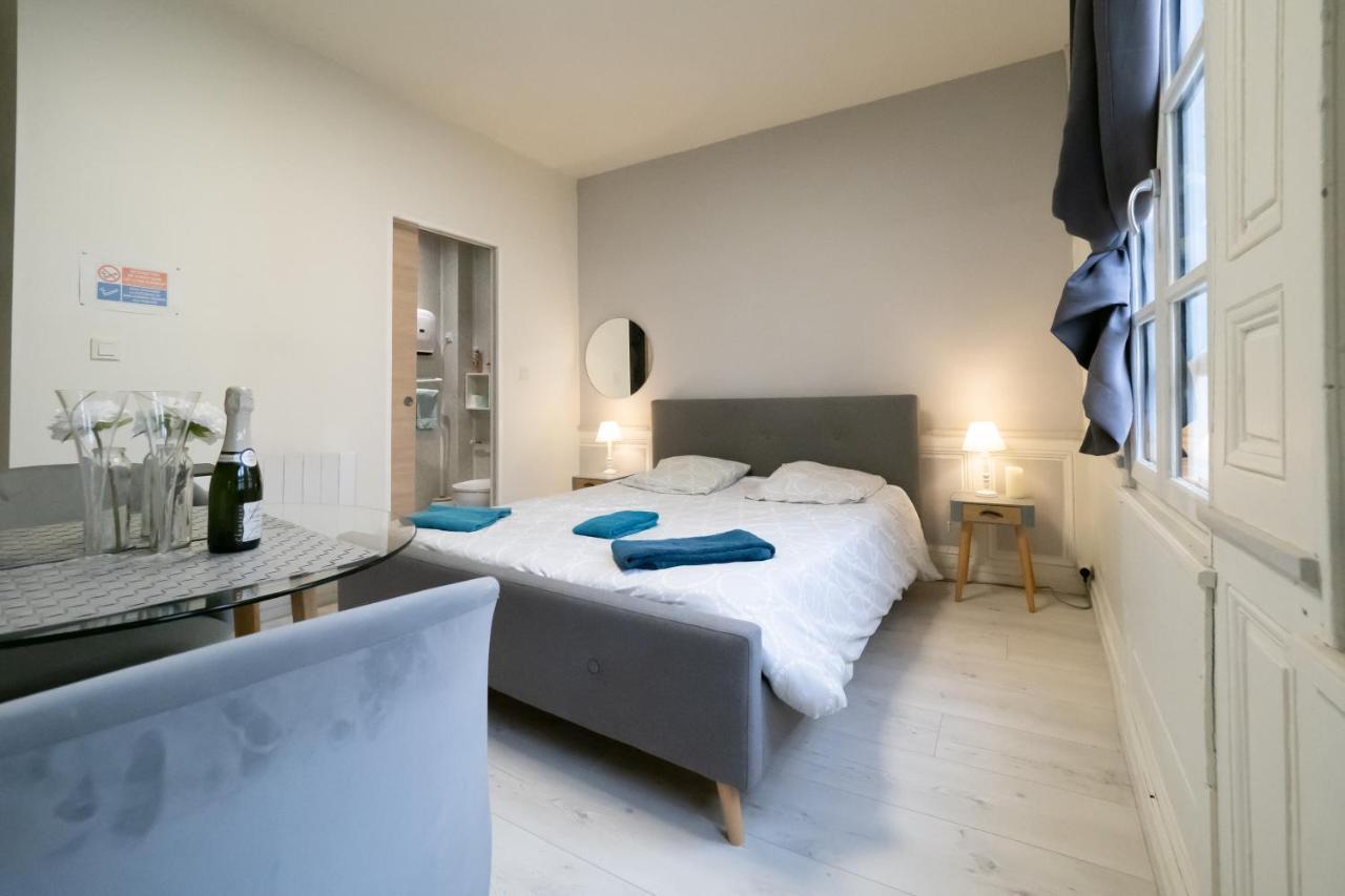 Le Papillon De La Cathedrale - Calme - Jardin - Wifi Apartment Troyes Bagian luar foto
