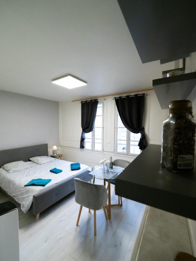 Le Papillon De La Cathedrale - Calme - Jardin - Wifi Apartment Troyes Bagian luar foto