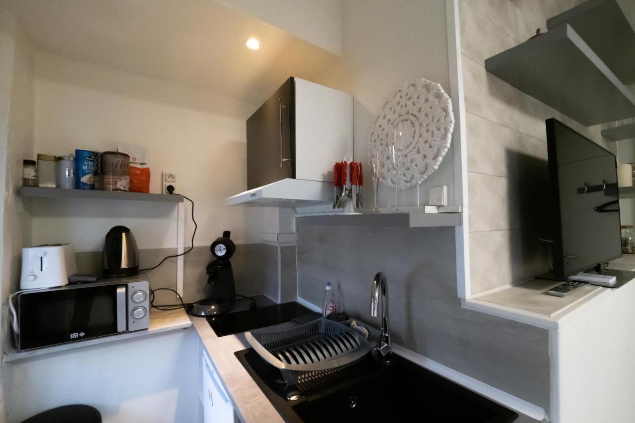 Le Papillon De La Cathedrale - Calme - Jardin - Wifi Apartment Troyes Bagian luar foto